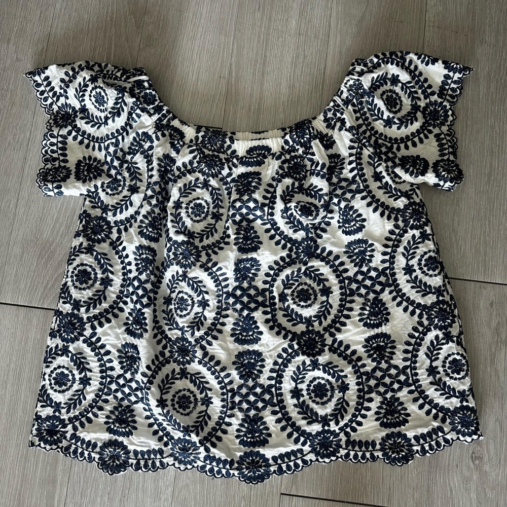Entro Embroidered Off-Shoulder Top - Picture 2 of 4